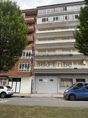 Rent Business premise  Alluitz kalea. Local con vado en durango