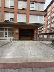 Aparcament cotxe  Calle alluitz. Garaje cerrado
