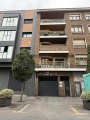 Aparcament cotxe  Montevideo etorbidea. Garaje cerrado céntrico.