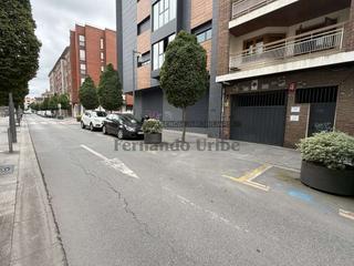 Aparcament cotxe  Montevideo etorbidea. Garaje cerrado en montebideo etorbidea.