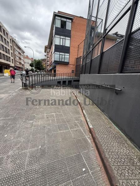 Foto ae0aad91-c675-460d-ab98-ff411b46d696. Parking coche parcela en Durango