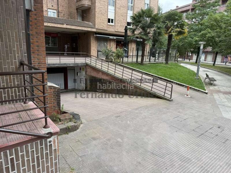 Foto 575a6478-0380-4c56-a6b4-c672f12159cb. Parking voiture dans Durango