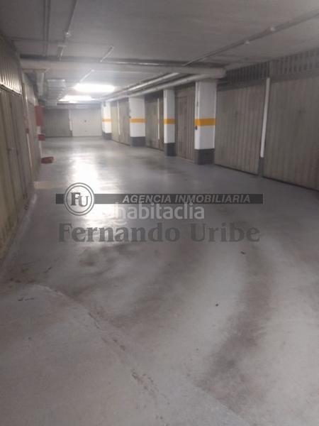 Foto f21d3a76-3221-4bd8-b93b-83b9d7d7d1c7. Aparcament cotxe a Durango