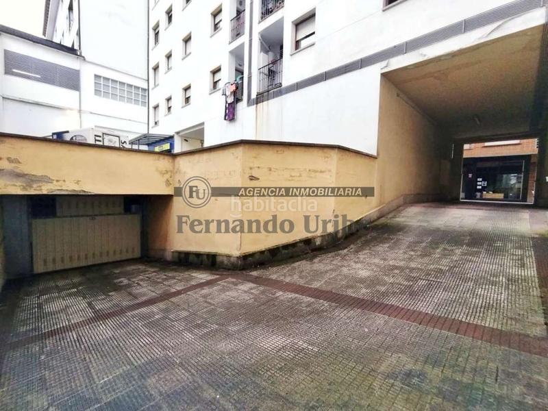 Foto 5f7ce9f8-8812-4964-8975-9768e40a16cf. Aparcament cotxe a Durango