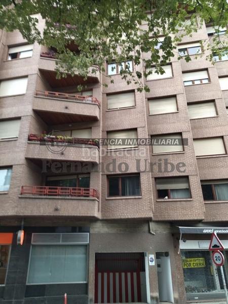 Foto 9d34a333-5e7d-4188-af06-9d4b2a07867d. Aparcament cotxe a Durango