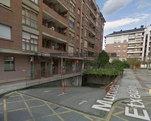Lloguer Aparcament cotxe a Durango. Parcela de garaje con trastero