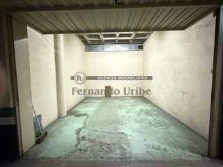 Parking coche en Montevideo etorbidea 22. Garaje cerrado jesuitas