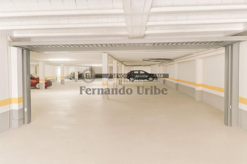 Foto ab96c2c4-b4ca-4264-9c7f-37fe283e7f17. Parking voiture dans Durango