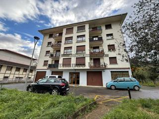 Pis  Andra mari kalea. Vivienda en mañaria.