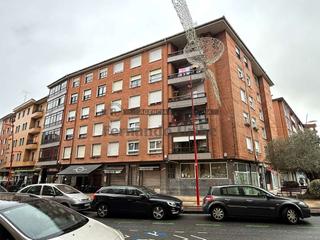 Pis  Zubiaurre kalea. Vivienda con ascensor