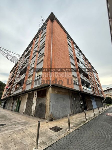 Foto b5e6a5ed-7b89-4aa5-870b-099955e70642. Local comercial a Iurreta