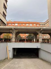 Affitto Posto auto  Durangoko plateruen plaza. Parcela céntrica de 5,98m de largo