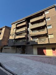 Etagenwohnung  Juan vicente zengotitabengoa kalea. Amplia vivienda de 4 habitaciones con garaje y camarote