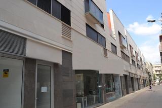 Location Local commercial à Calle josep umbert 22. Zona centro