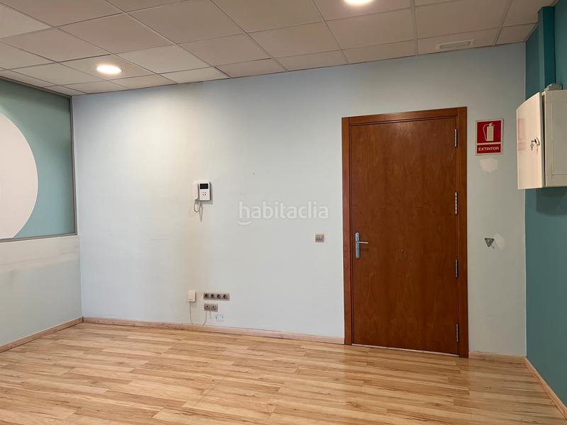 Foto de509f85-47e4-43cd-a8a8-894a81cd2ad0. Alquiler local comercial oficina santa anna en Centre Granollers
