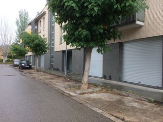 Business premise in Plaça d'Oriol Martorell 5
