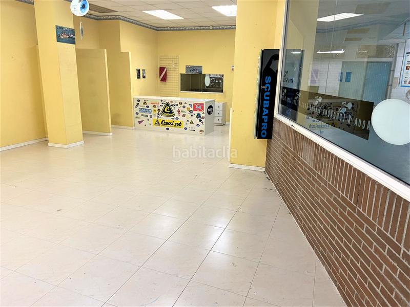 Foto 4d83b1fe-7a61-41af-8a36-5d1931127f06. Rent business premise in Berbés - Peritos Vigo