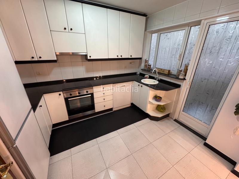 Foto 48a7ee26-11ec-4ead-b802-6e0d444e3e75. Rent flat with heating parking in Centro - Areal Vigo