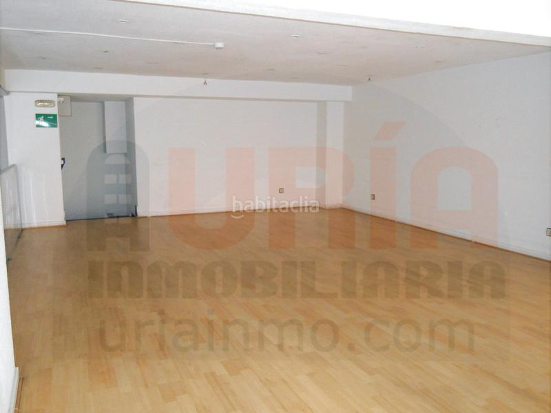 Foto 16796111-2419-4a06-8110-739246980ca4. Alquiler local comercial local con gran escaparate en Oviedo
