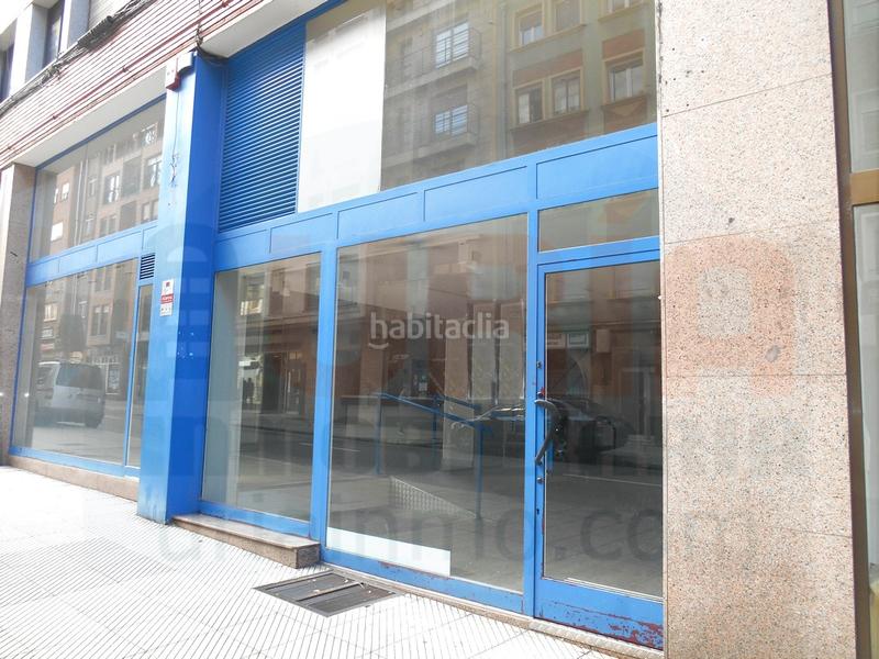 Foto 207512b1-0b9f-413d-babd-ad8b28bd7f2b. Alquiler local comercial local con gran escaparate en Oviedo