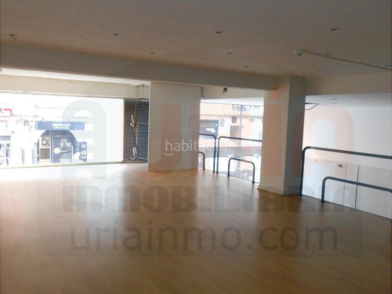Foto 348c26f0-446a-451d-9f4d-1b1342f20202. Alquiler local comercial local con gran escaparate en Oviedo