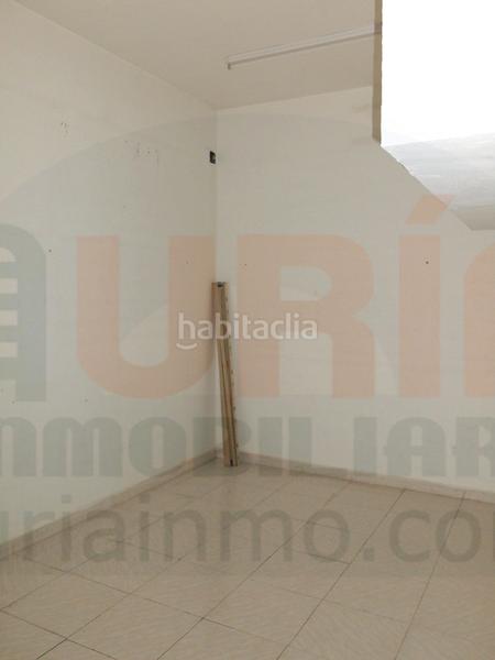 Foto 823084bd-218b-4d12-a43b-ffa63ae2da83. Alquiler local comercial local con gran escaparate en Oviedo