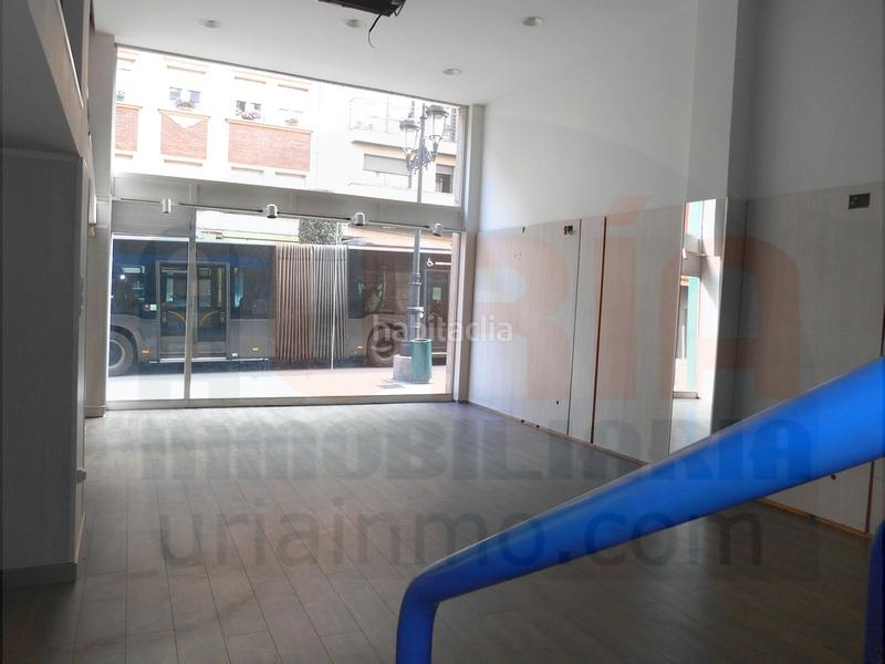 Foto ddf9aa4c-38bb-4632-a8c4-24e1761336c6. Alquiler local comercial local con gran escaparate en Oviedo