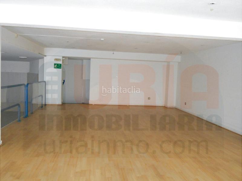 Foto eac9efc5-2e86-438e-bb98-d769fd81d195. Alquiler local comercial local con gran escaparate en Oviedo
