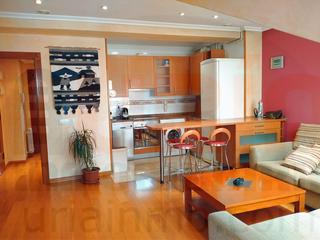 Rent Apartment  Calle de san bernabé. Apartamento céntrico con garaje