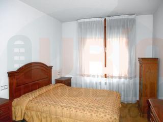 Pis  Calle bernardo casielles. Piso de dos habitaciones