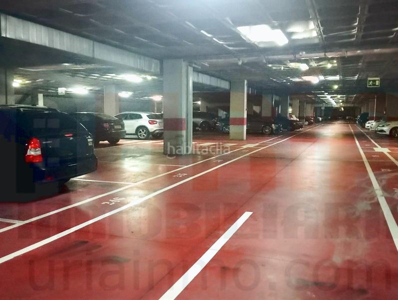 Foto 6f968b0b-1994-4df1-8bd6-d48c69f85695. Parking coche plaza de garaje amplia en el centro en Oviedo