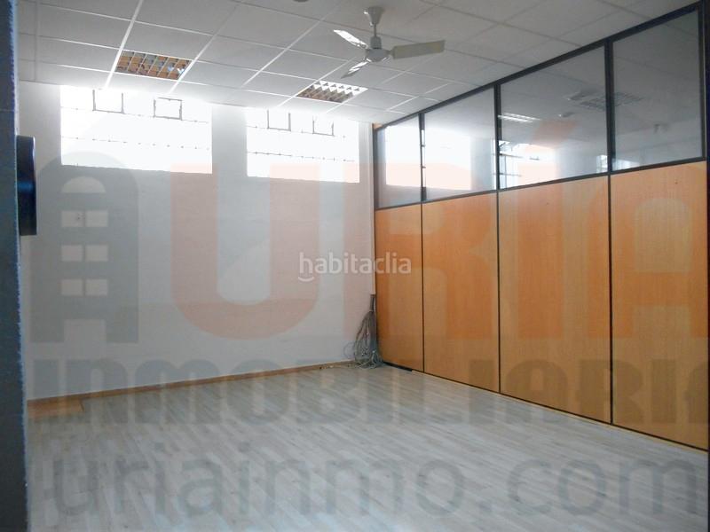 Foto 8a14da13-3415-4490-9843-0aca7f0f08fb. Alquiler local comercial local muy amplio en la zona de Vallobín en Oviedo
