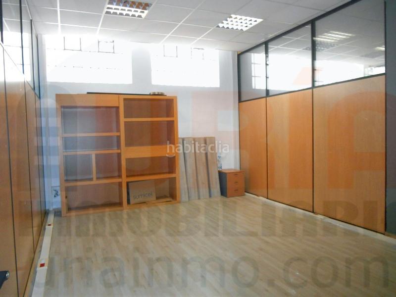 Foto be2f9d3f-3cc1-4f15-99c1-347c1b0faeae. Alquiler local comercial local muy amplio en la zona de Vallobín en Oviedo