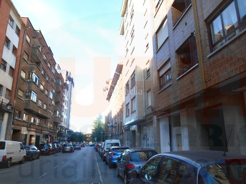 Foto 47555665-4c39-4062-a6d2-53f17ead2fa3. Local comercial a calle río deva 8 a Fozaneldi - Tenderina Oviedo