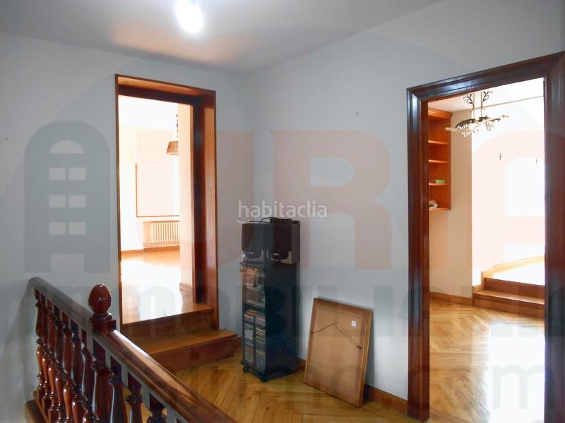 Foto 76c5e8c3-e62a-4b64-a698-0ab671e983d8. Miete reihenhaus in calle de peña ubiña 5 in Ciudad Naranco - Prados de La Fuente Oviedo