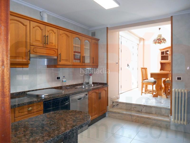 Foto ff51aa8c-3a42-4212-9218-4a4d8095be03. Miete reihenhaus in calle de peña ubiña 5 in Ciudad Naranco - Prados de La Fuente Oviedo