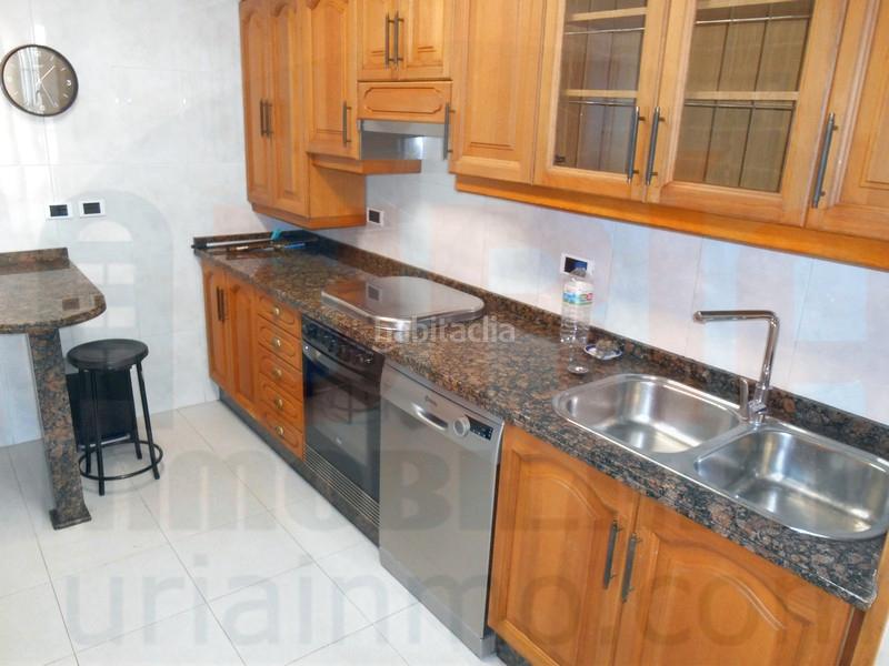 Foto 2cfa6a74-a61e-439b-ad78-1174af126685. Rent semi detached house in calle de peña ubiña 5 in Oviedo