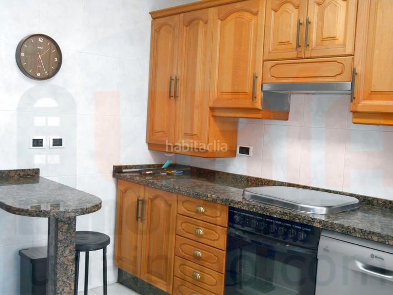 Foto 465fd006-aae9-4153-a5b5-b865213fc99d. Rent semi detached house in calle de peña ubiña 5 in Oviedo