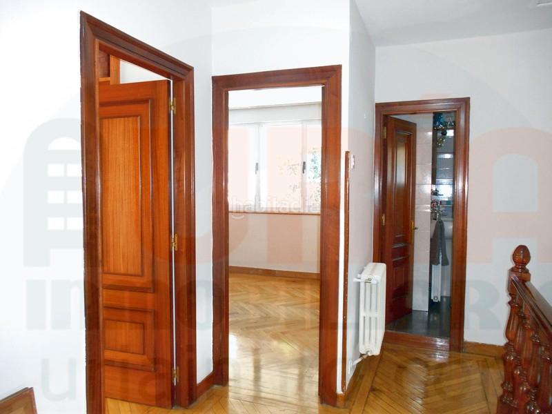 Foto 8f55d8f2-3c6d-471a-99d1-b8d26440d7f1. Rent semi detached house in calle de peña ubiña 5 in Oviedo