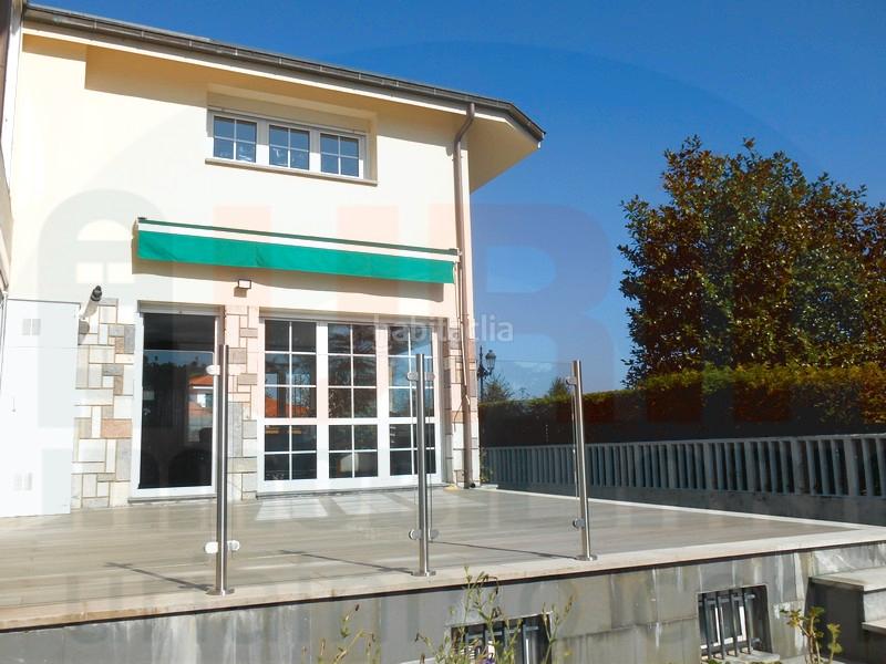 Foto c887fcbb-3f25-4e63-8095-05ae4bbf7b1f. Rent semi detached house in calle de peña ubiña 5 in Oviedo