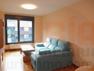 Miete Etagenwohnung  Avenida soto mayor. 3 dormitorios y 2 baños, orientación sur