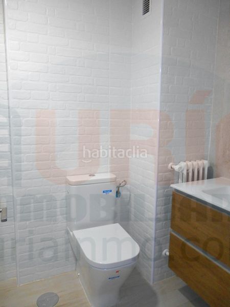 Foto 0a3f7c2f-ddae-4e00-bde7-1aeca2ac8bbf. Pis amb calefacció aparcament a Salesas - Foncalada - Campoamor Oviedo