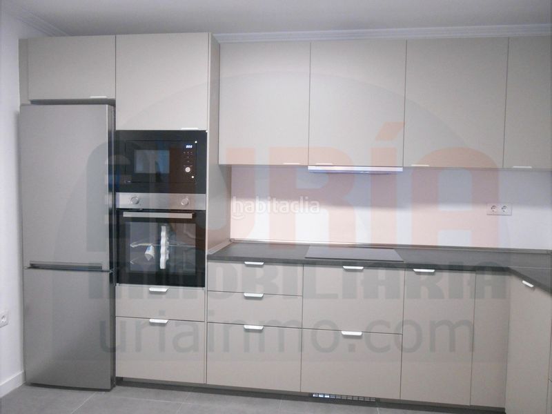 Foto 40829d41-140d-4ddd-8ba2-ef3d72e38546. Pis amb calefacció aparcament a Salesas - Foncalada - Campoamor Oviedo