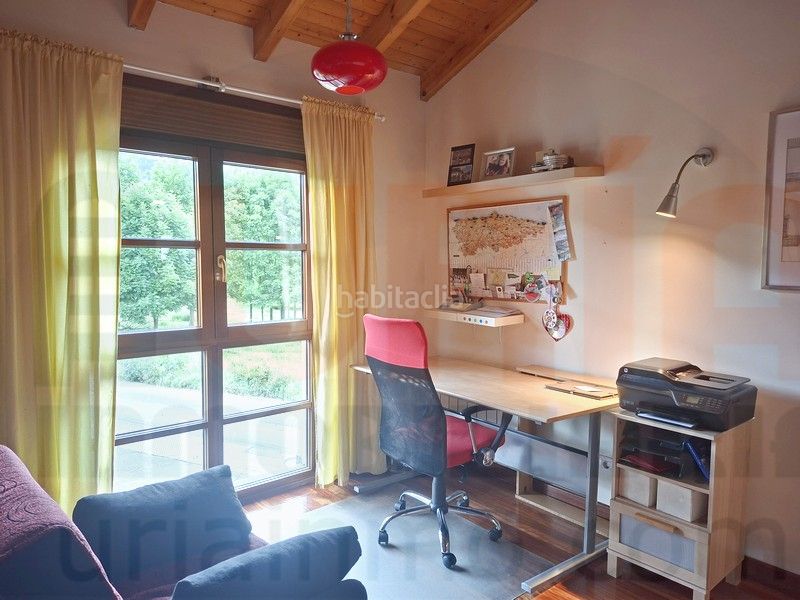 Foto a64de954-34bd-415f-a982-7092ad43d687. Casa amb calefacció aparcament a Sariego