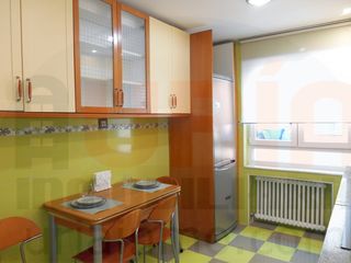 Rent Flat  Calle doctor melquiades cabal 1. Estudiantes, 3 habitaciones