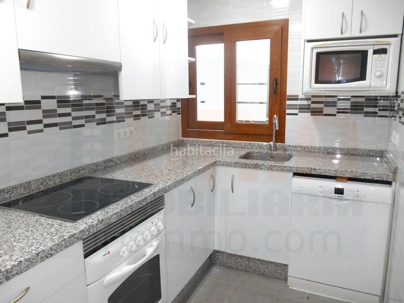 Foto 4a611d50-fffa-4d68-af71-c5a2d7c7bc29. Rent flat with heating in Salesas - Foncalada - Campoamor Oviedo