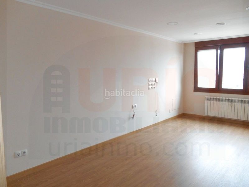 Foto bb57ec16-9f20-4777-9557-0dfb880a6cd6. Rent flat with heating in Salesas - Foncalada - Campoamor Oviedo