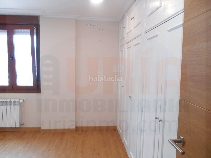Foto ec7b108a-6ffc-4df7-b201-e5f46680182f. Rent flat with heating in Salesas - Foncalada - Campoamor Oviedo
