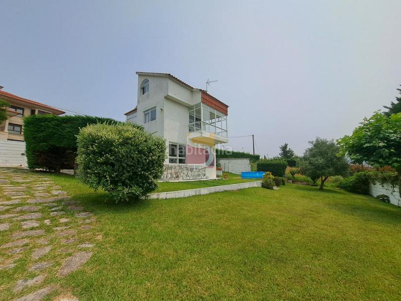 Foto 6a8fd6e4-16ea-465d-affa-855539ca2238. Chalet with heating in Panxón Nigrán