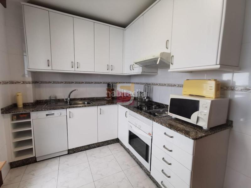 Foto d8039670-217a-445b-8e00-89f22db4fd10. Rent ground floor with heating parking in Panxón Nigrán
